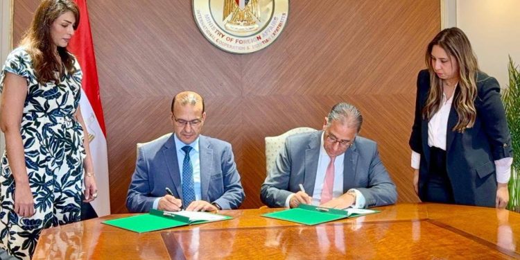 بروتوكول تعاون بين 4 وزارات لدعم التنمية المجتمعية وتمكين الشباب والمرأة بالقرى الأكثر احتياجًا