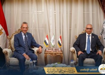 وزير شئون المجالس النيابية يلتقي رئيس مجلس الدولة لتهنئته بمناسبة توليه مهام منصبه