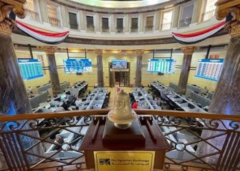 البورصة المصرية تستهل تعاملات الأسبوع بمكاسب.. والمؤشر الرئيسي يتجاوز 54 ألف نقطة