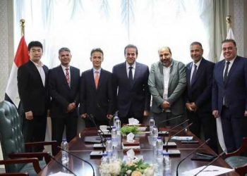 وزير الصحة يبحث مع شركة سامسونج للإلكترونيات في مصر تعزيز التعاون في دعم التدريب الطبي والتحول الرقمي