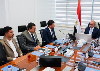 وزير الاستثمار يلتقي مؤسس شركة EVRAID دعمًا للشركات الناشئة التي توطن تكنولوجيا المركبات الكهربائية