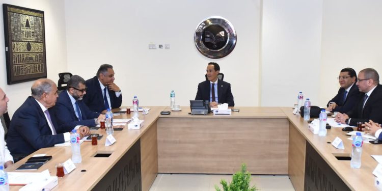 «الاستثمار» تبحث مع «ماجد الفطيم» مستجدات المنطقة الاستثمارية «سيتي سنتر المعادي»