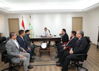 وزير الزراعة يبحث مع ممثلي”نيو هوب” الصينية التوسع في الاستثمارات وصناعة الأعلاف
