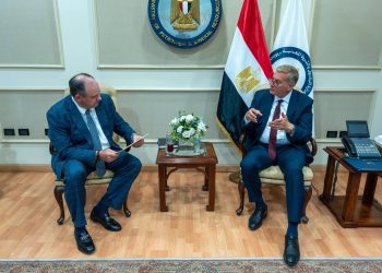 وزير البترول و«أباتشي» يبحثان تعزيز الاستثمارات وخطط زيادة إنتاج النفط والغاز بالصحراء الغربية