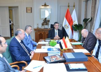 وزير التموين يلتقي رئيس الشعبة العامة للمخابز لمتابعة انتظام عمل المخابز البلدية المدعمة