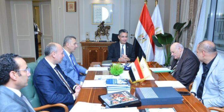 وزير التموين يلتقي رئيس الشعبة العامة للمخابز لمتابعة انتظام عمل المخابز البلدية المدعمة