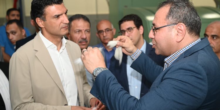 وزير الصناعة يستهل جولته بمدينة المحلة الكبرى بتفقد مجمع مصانع شركة مصر للغزل والنسيج