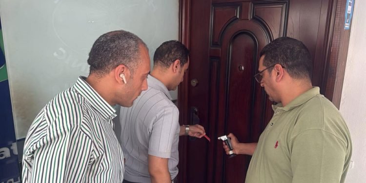 الصحة تغلق منشأتين طبيتين غير مرخصتين بالإسماعيلية والجيزة وتضبط منتحلة صفة طبيب