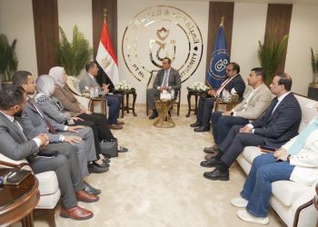 رئيس هيئة الرعاية الصحية يلتقي شعبة محرري الصحة لتعزيز الشراكة الإعلامية ودعم الوعي بالتأمين الصحي الشامل
