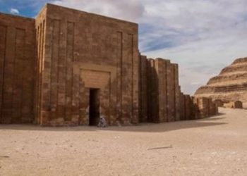 وزارة السياحة تطلق مشروعًا متكاملًا لتطوير الخدمات المقدمة للزائرين بمنطقة آثار سقارة ورفع كفاءة الطرق الداخلية بها