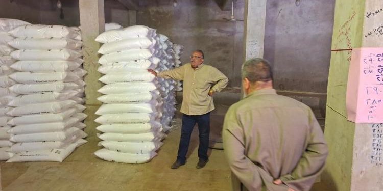 وزير الزراعة يتابع أعمال غرف متابعة صرف الأسمدة بالمحافظات