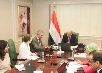 وزير الكهرباء يبحث مع البنك الدولي تعزيز الشراكة لدعم الاستدامة المالية وتحسين الأداء