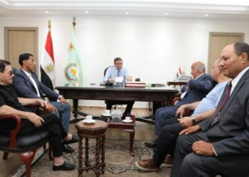 وزير الزراعة يلتقي “منتجي الدواجن” لبحث آليات تطوير الصناعة ودعم المربين
