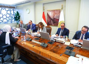 وزيرة التنمية المحلية تترأس لجنة اختيار المتقدمين على بعض الوظائف القيادية الشاغرة بالوزارة