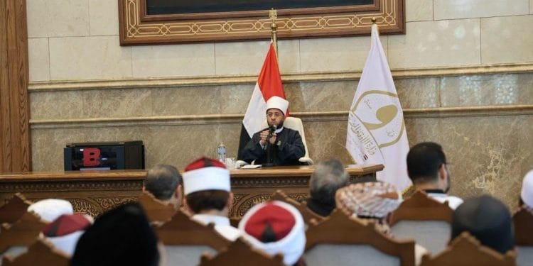 وزير الأوقاف يكرم خريجي منحة المجلس الأعلى للشئون الإسلامية