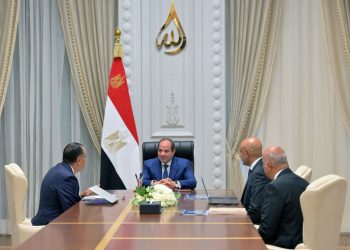 الرئيس السيسي يجتمع مع رئيس الوزراء ووزير التربية والتعليم