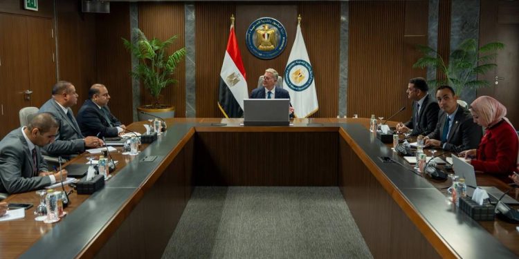 وزير البترول يتابع الإقبال على فرص الاستثمار التعديني بنظام القطاعات المفتوحة