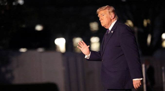 ترامب : 1000 صاروخ جاهز للإطلاق نحو إيران إذا حاولت اغتيالي