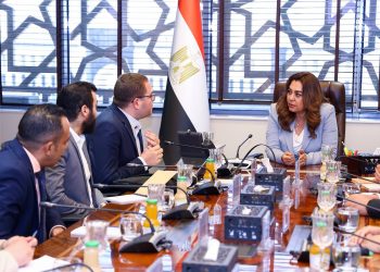 وزيرة التنمية المحلية تتابع جاهزية منظومة النظام الرقمي المتكامل لتقييم الأثر البيئي