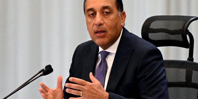 رئيس الوزراء يتابع منظومة التعامل مع ظاهرة الكلاب الضالة