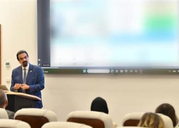 وزارة الصحة تستعرض الموقف التنفيذي لمشروعات تطوير القطاع الصحي بمحافظة المنيا