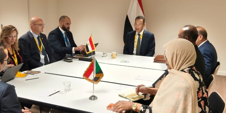 وزير الاتصالات يوقع مع نظيرته الرواندية مذكرة تفاهم لتعزيز التعاون في الذكاء الاصطناعي بين البلدين