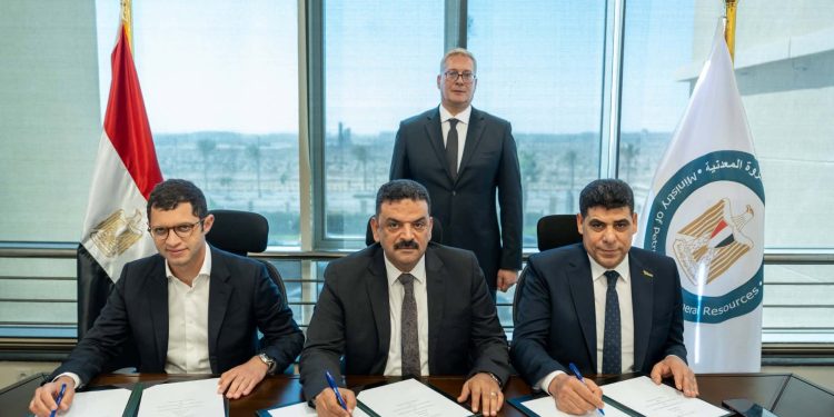 وزير البترول يشهد توقيع اتفاقية لإنشاء وتشغيل مصنع لإنتاج الأسمدة الفوسفاتية بالعين السخنة بالشراكة مع مجموعة السويدي