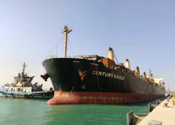 ميناء السخنة يدشن أولى عمليات التداول التجاري بمحطة «ترانس كارجو» باستقبال «CENTURY EAGLE»