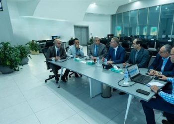 وزير البترول يتفقد مركز التحكم في الشبكة القومية للغاز الطبيعي بشركة جاسكو