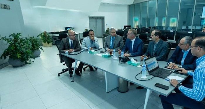 وزير البترول يتفقد مركز التحكم في الشبكة القومية للغاز الطبيعي بشركة جاسكو