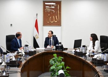 رئيس الوزراء يُتابع ملف تشغيل وصيانة محطات معالجة الصرف الصحي