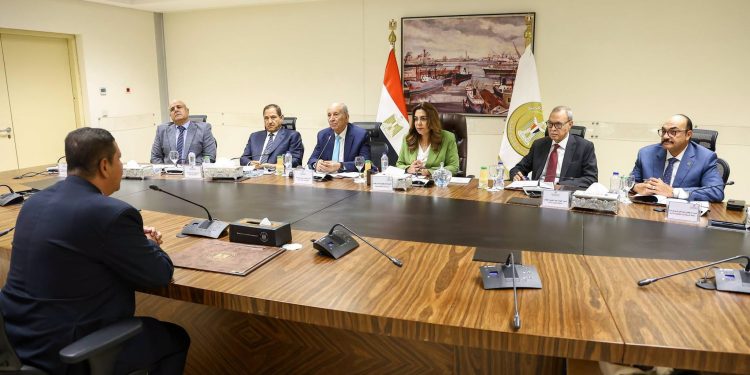 وزيرة التنمية: اللجنة العليا للقيادات بالوزارة تنتهي من المقابلات الشخصية لـ195 من المتقدمين لمسابقة الوظائف