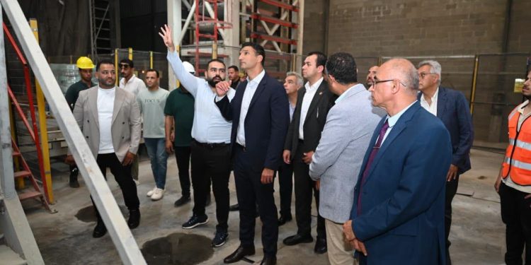 وزير الصناعة يتفقد مجمع «e2 العلمين الصناعي» ويزور مشروعي «خزن» و«نيو كونكريت» لمواد البناء