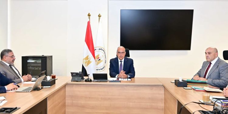 وزير الري يتابع الموقف التنفيذي لمشروع “دعم تحديث إدارة الموارد المائية بقطاع الزراعة في مصر”