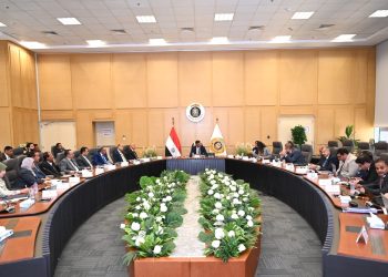 وزير الصناعة يترأس الاجتماع الأول للجنة تفضيل المنتج الصناعي المصري ويضع خارطة طريق تفضيل المنتجات المصرية في العقود الحكومية
