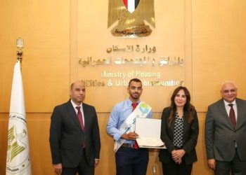وزيرا الإسكان والعمل يكرمان أوائل طلاب المدارس الفنية لمياه الشرب والصرف الصحي ومدرسة عمار للتكنولوجيا التطبيقية
