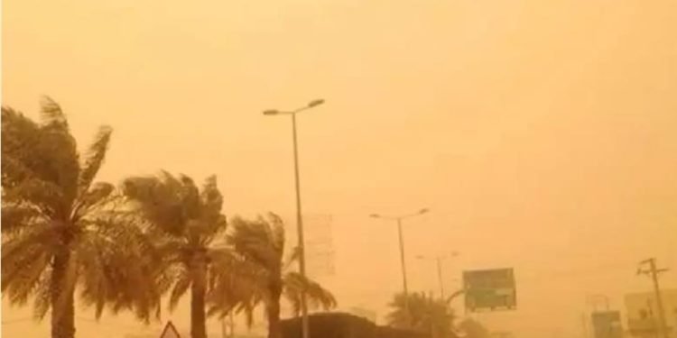 الأرصاد: استمرار نشاط الرياح المثيرة للأتربة واضطراب الملاحة بالبحر المتوسط