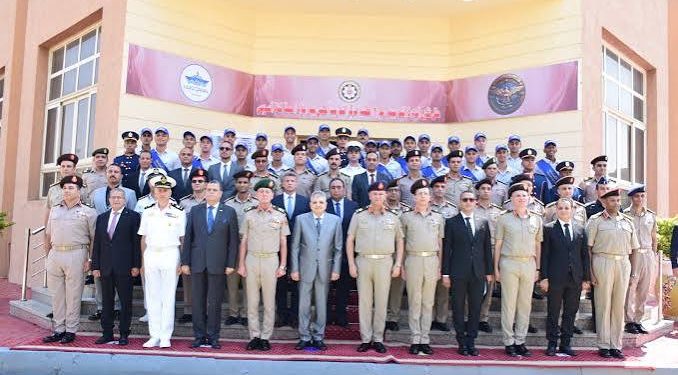 الأكاديمية العسكرية تحتفل بتخريج الدورة التدريبية الثانية لطلبة مركز التدريب المهنى لقناة السويس