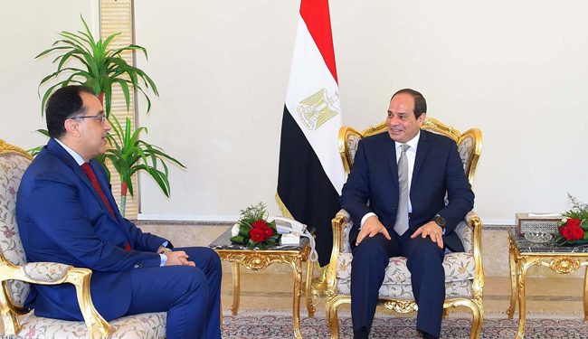 رئيس الوزراء يهنئ الرئيس السيسي بمناسبة ذكرى المولد النبوي الشريف