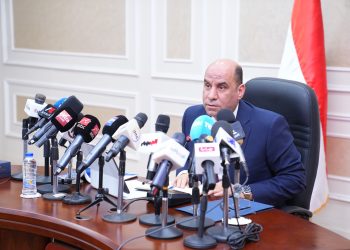 وزير العمل يعلن نص”القواعد العامة للائحة تنظيم العمل” بالقطاع الخاص