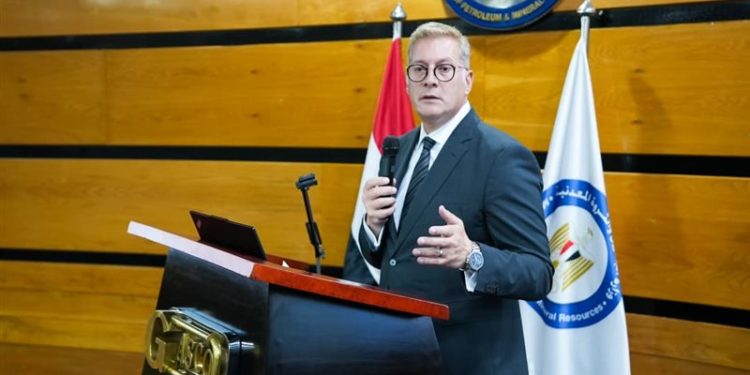 وزير البترول : تصفير مستحقات الشركاء نقطة تحول لزيادة الاستثمارات والإنتاج واستعادة معدلات إنتاج البترول والغاز