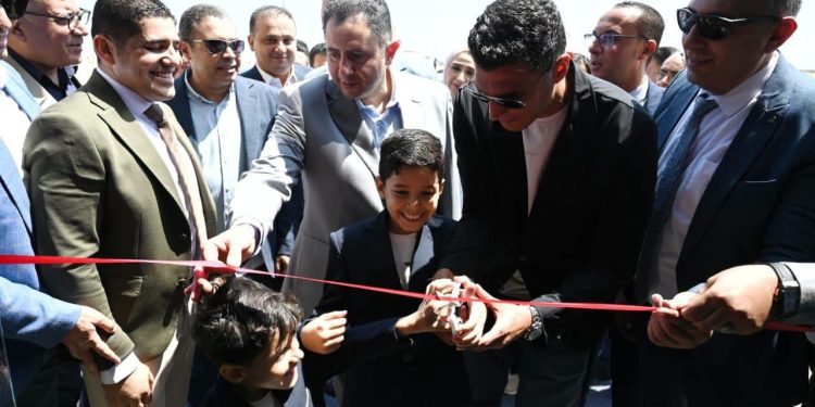 وزير الصناعة ومحافظ دمياط يتفقدان مدينة دمياط للأثاث للتعرف على الموقف التنفيذي للمدينة