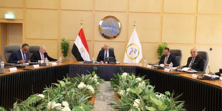 كامل الوزير يوجه بتدعيم أسطول «ناقلات البترول» بشراء ناقلة وبناء أخرى من طراز أفرامكس