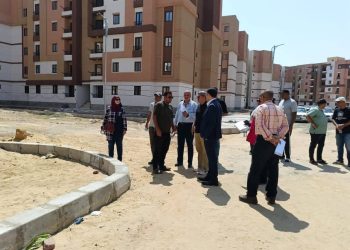 وزيرة الإسكان تتابع موقف تنفيذ المشروعات السكنية والخدمية بمدينتي 15 مايو والعبور ومحافظة بورسعيد