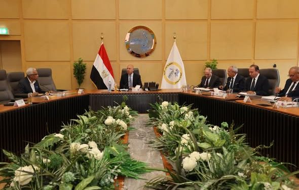 وزير النقل يستعرض نتائج 4 سنوات من إعادة هيكلة وتطوير «القابضة للنقل البحري والبري»