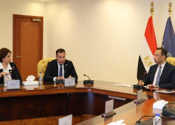 وزير الاتصالات: لن نسمح بمخالفة قواعد تسجيل وتفعيل خطوط المحمول
