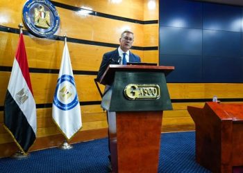 وزير البترول والثروة المعدنية يتابع مستهدفات القطاع للسنوات الخمس المقبلة