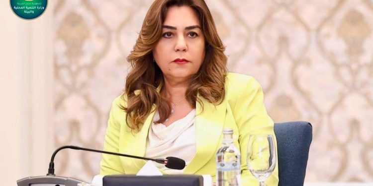 وزيرة التنمية المحلية والبيئة تتابع حملات التفتيش بأحياء الهرم وبولاق الدكرور لرصد المخالفات وتحسين الخدمات