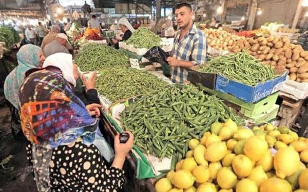 سعر الخضار والفاكهة اليوم الجمعة في الأسواق