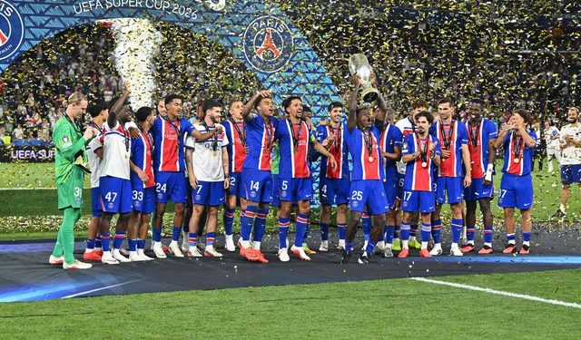 باريس سان جيرمان يتحدى لانس في كأس السوبر الفرنسي.. الليلة